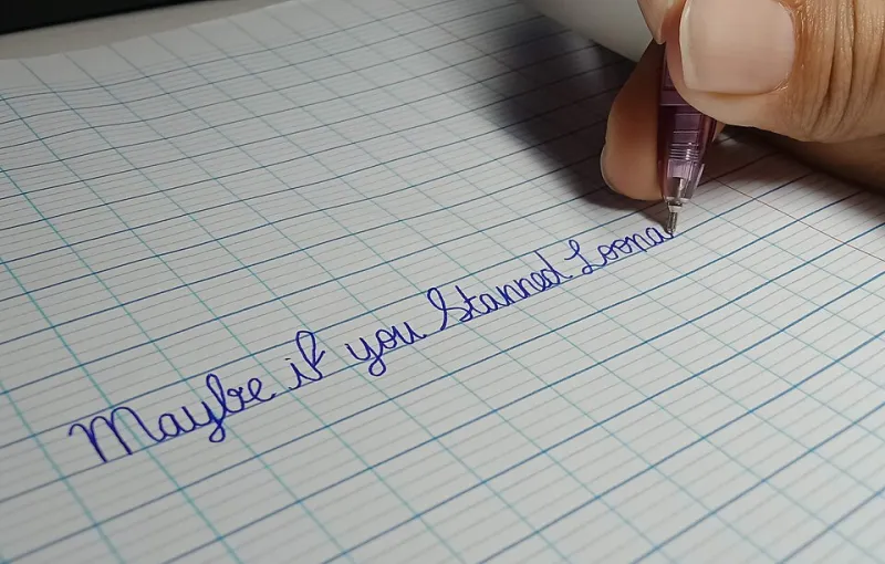 Always On, Never Focused: What Constant Notifications Are Doing to Your Writing Voice